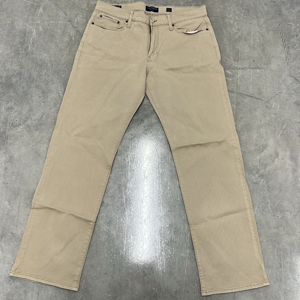 🍀Lucky Brand Khaki Jeans 33/32🍀